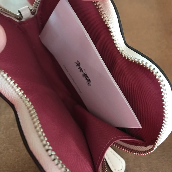 Coach Patent Heart Shape Floral Print Coin Case - Picture 4 of 5